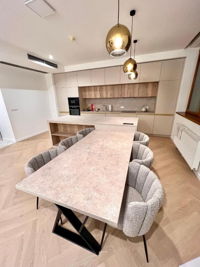 Stylish 3 Bedroom Apartment In The Hearth Of City Center With History Bratislava Dış mekan fotoğraf