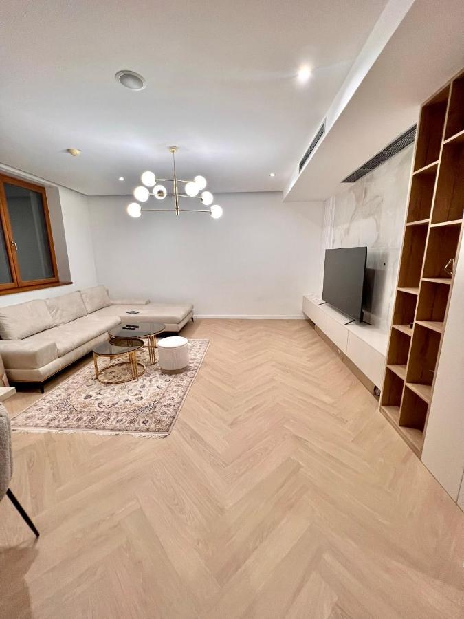 Stylish 3 Bedroom Apartment In The Hearth Of City Center With History Bratislava Dış mekan fotoğraf